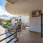Apartment Stunning In With Wifi Peroj