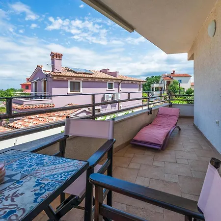 Pet Friendly In Apartment Peroj