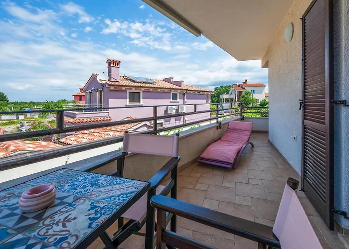 Pet Friendly In Appartement Peroj