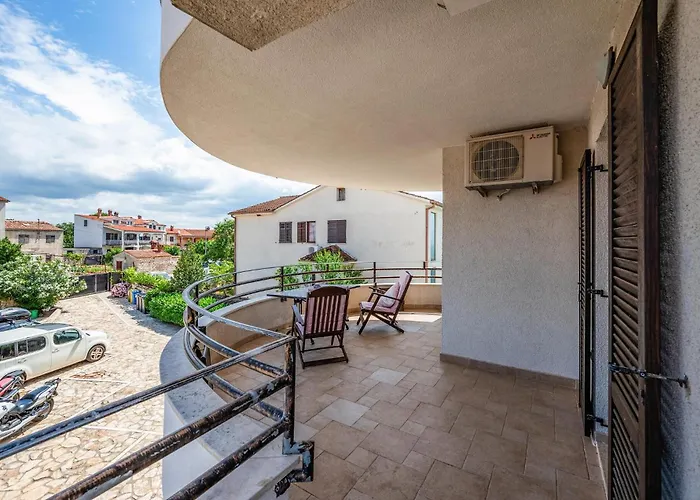 Apartment Pet Friendly In Peroj